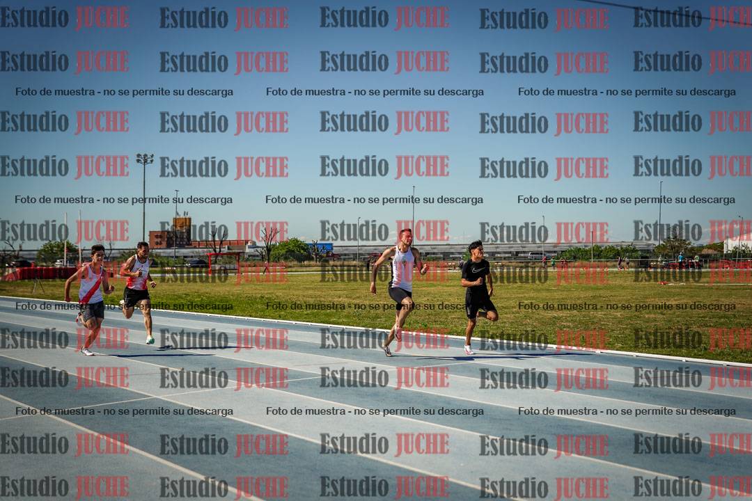 Fotos de los 200 m llanos de varones