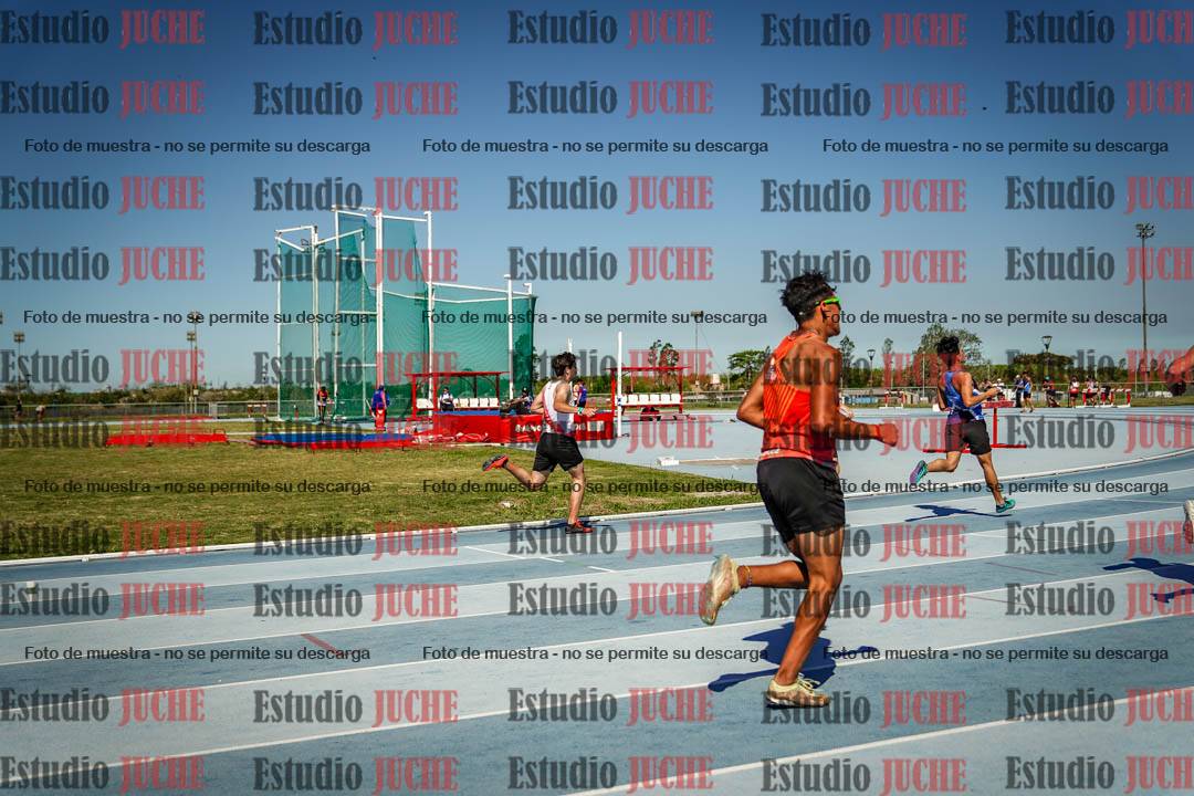 Fotos de los 200 m llanos de varones