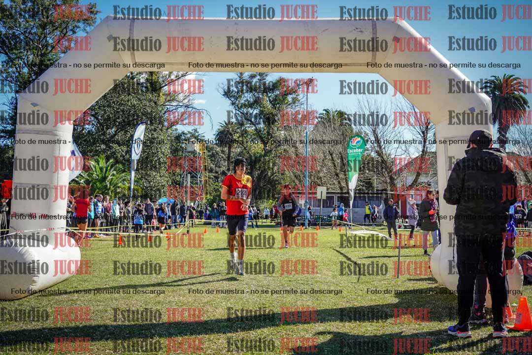 Fotos de la llegada del cross de 2000 m