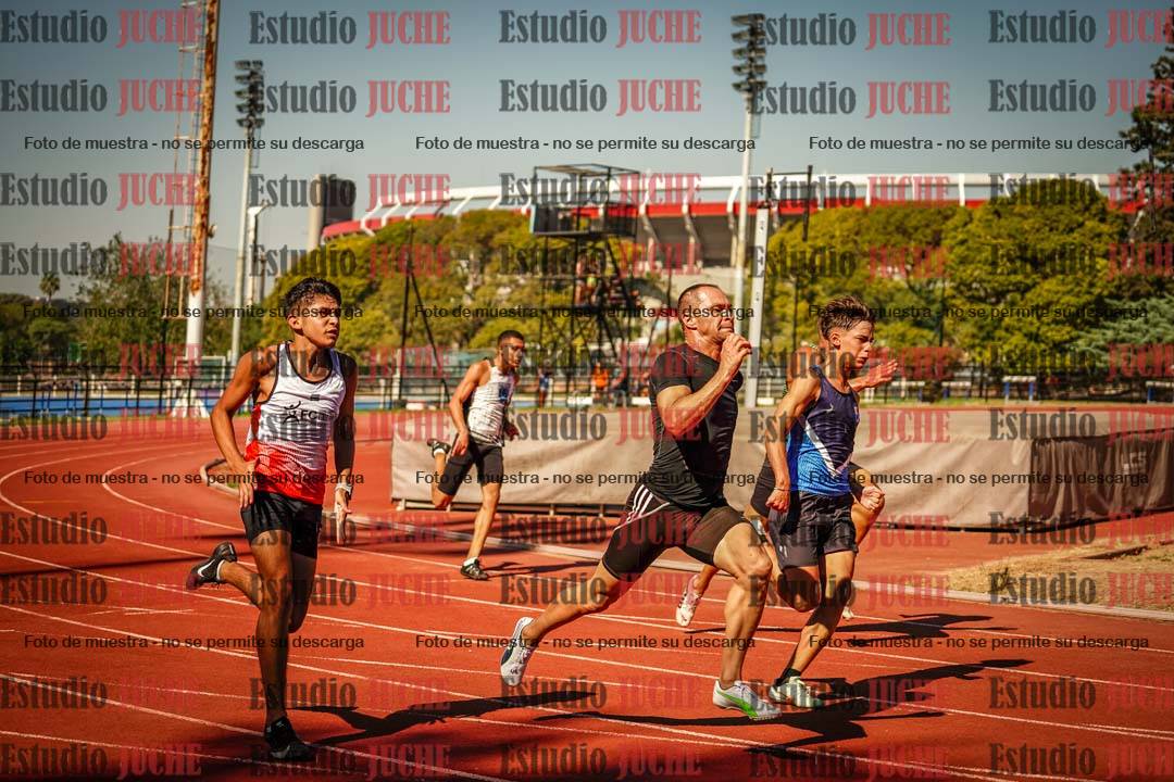 Fotos de los 200 m llanos de varones