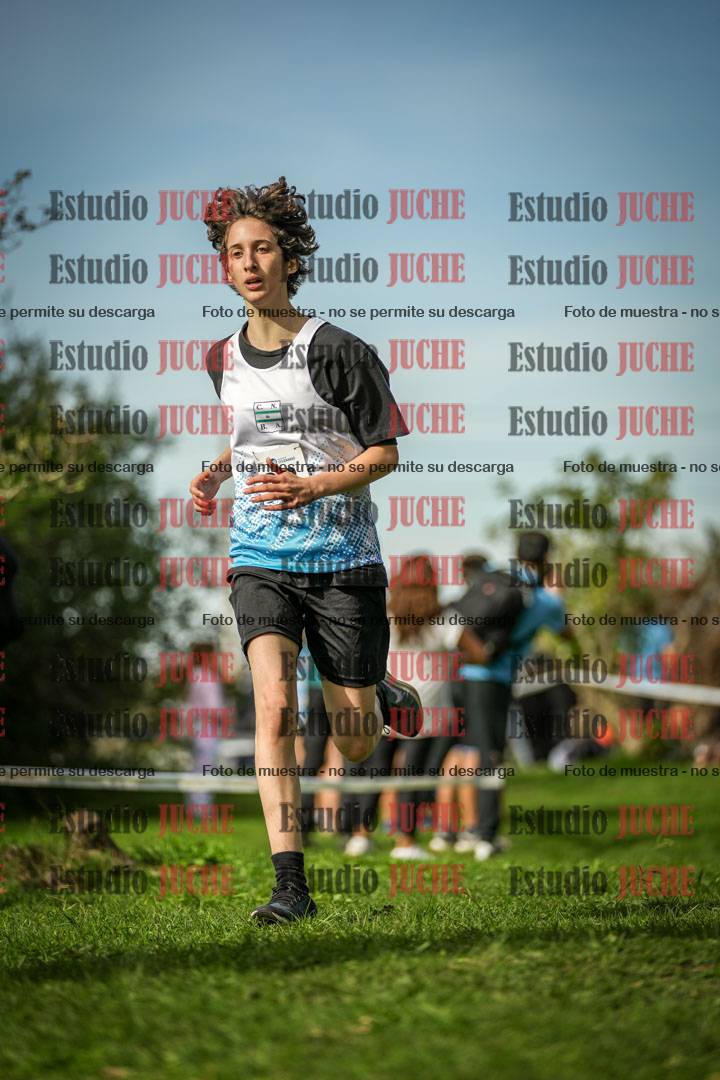 Fotos de la llegada del cross de 2000 m