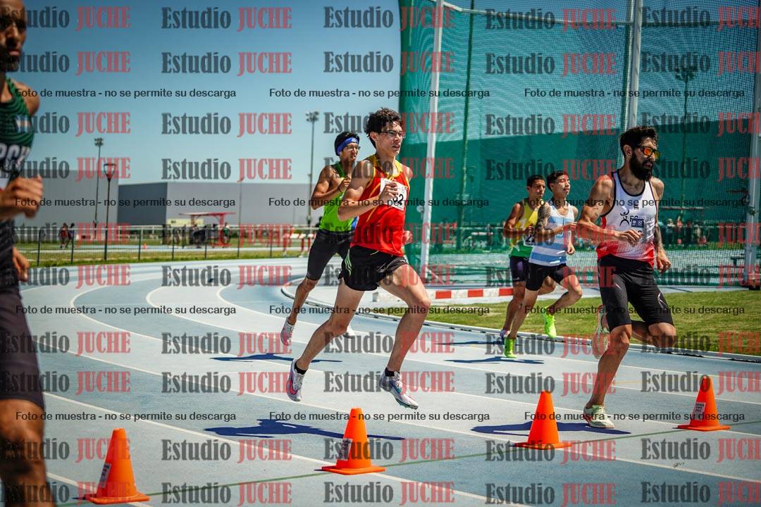 Fotos de los 800 m llanos de varones