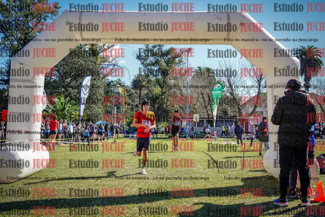Fotos de la llegada del cross de 2000 m