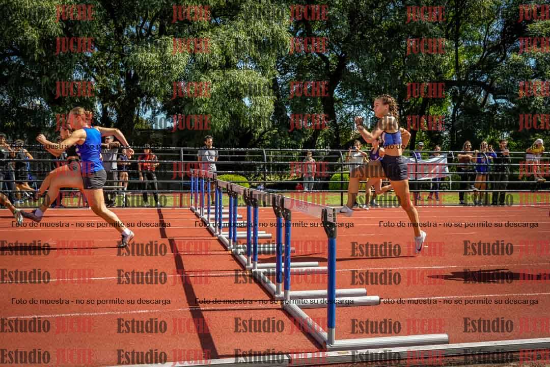 Fotos de los 100 m con vallas de mujeres
