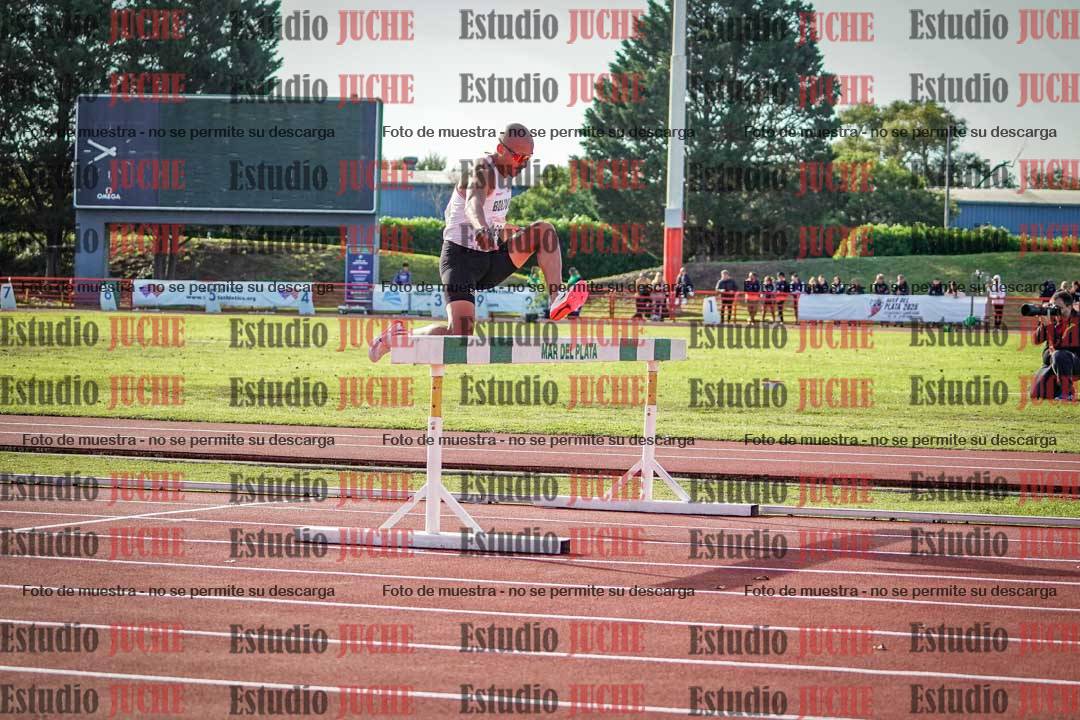 Fotos de los 3000 m con obstáculos de varones
