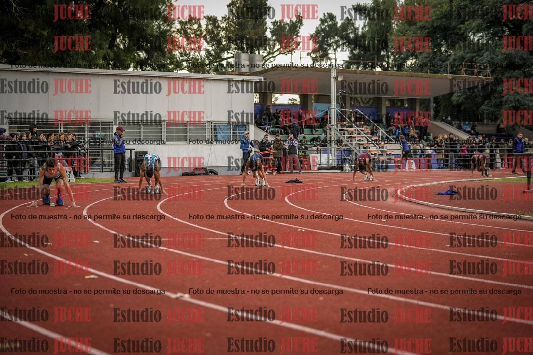 Fotos de los 400 m llanos de varones