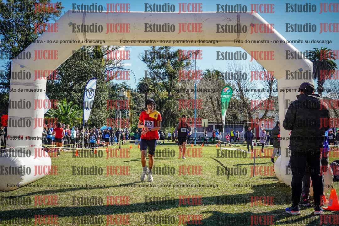 Fotos de la llegada del cross de 2000 m
