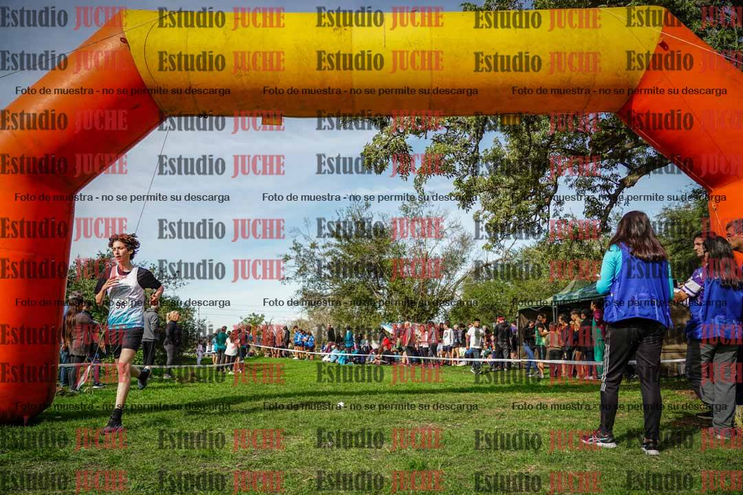 Fotos de la llegada del cross de 2000 m