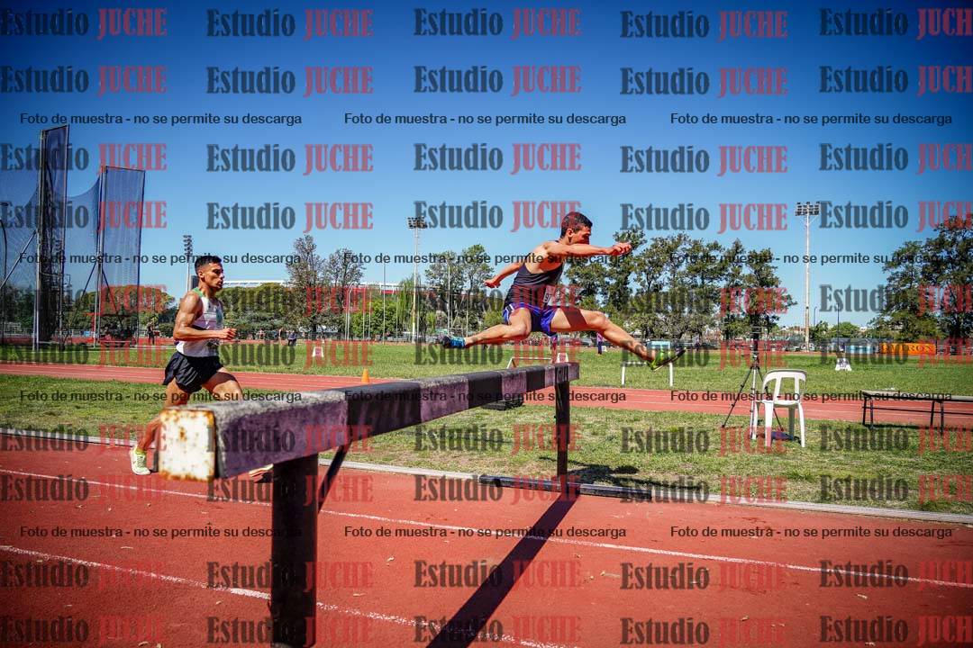 Fotos de los 3000 m con obstáculos de varones