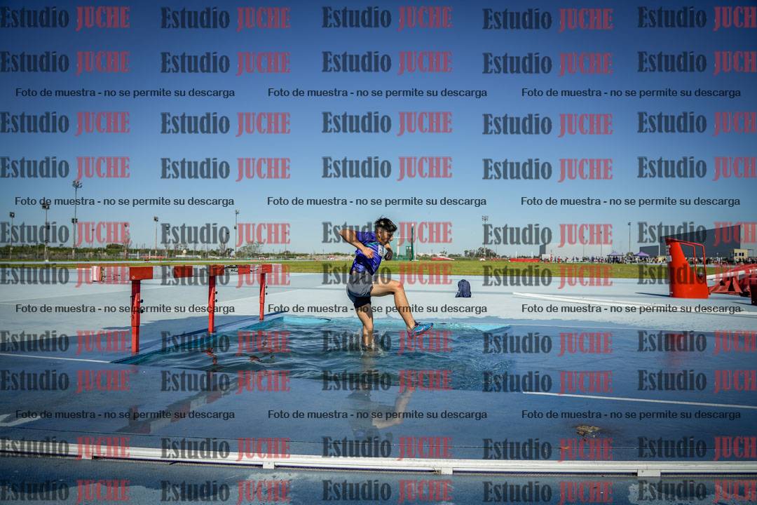 Fotos de los 2000 m con obstáculos de varones