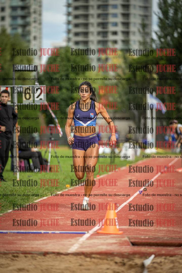 Fotos del salto en largo - mujeres mayores