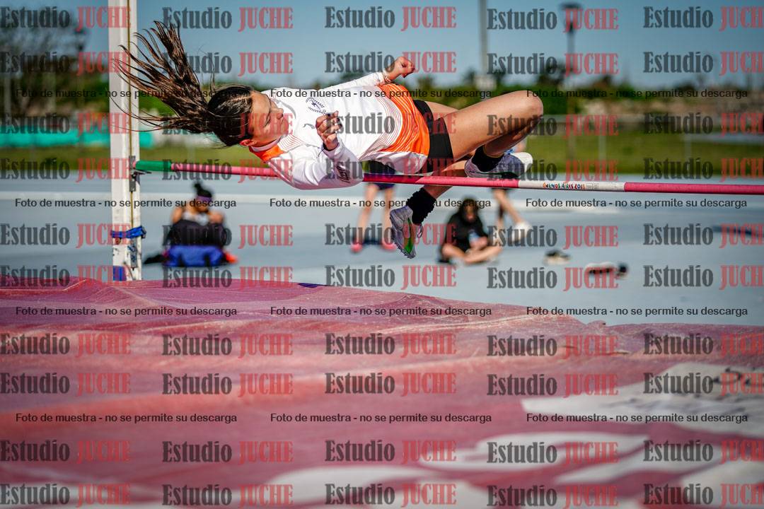 Fotos del salto en alto de mujeres y varones - U15