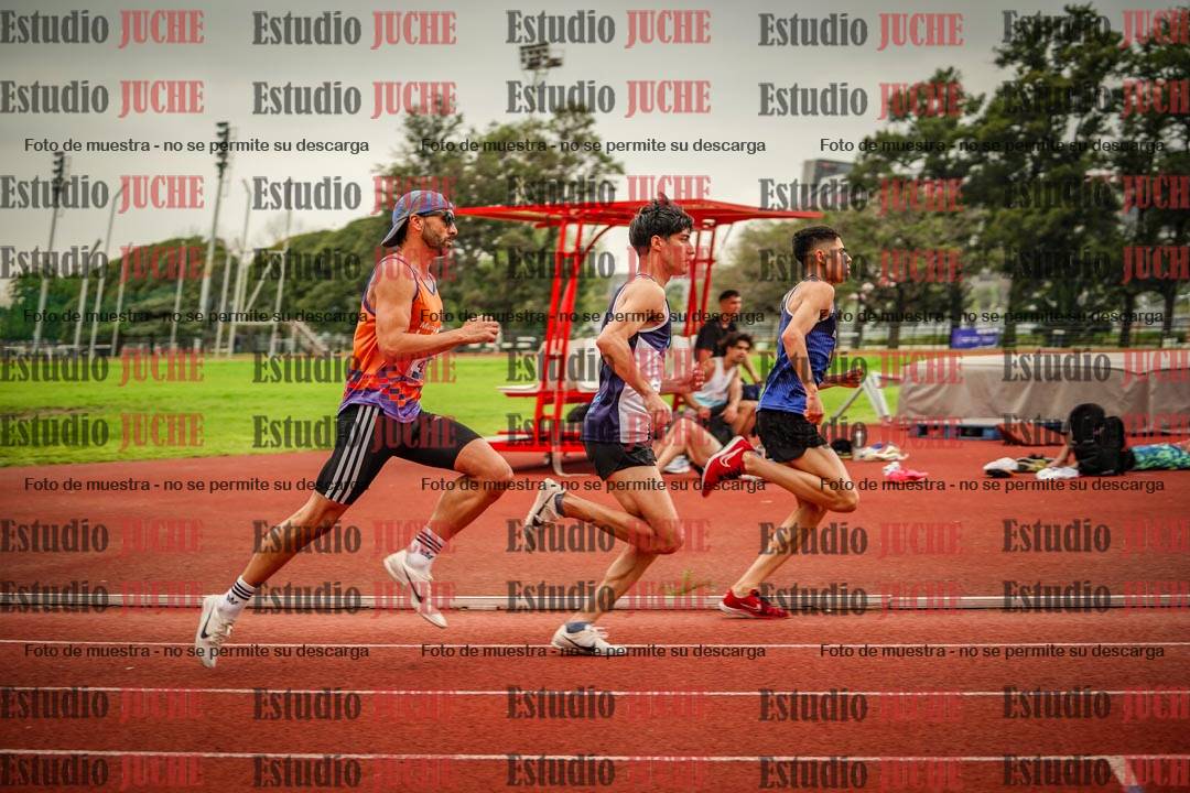 Fotos de los 800 m llanos de varones