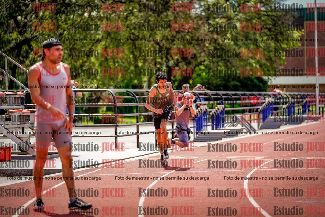 Fotos de los 400 m llanos de varones