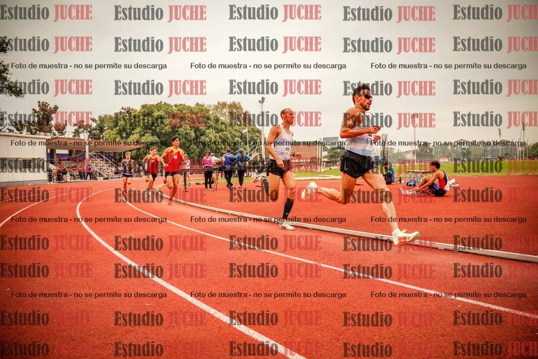 Fotos de los 800 m llanos de varones