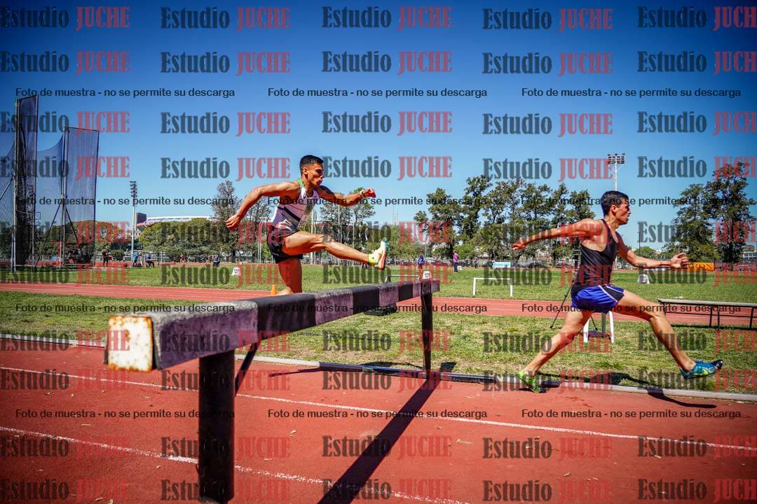 Fotos de los 3000 m con obstáculos de varones