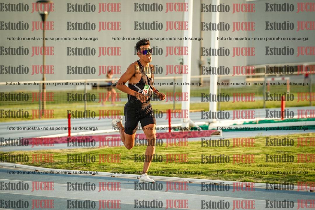 Fotos de los 3000 m llanos de varones
