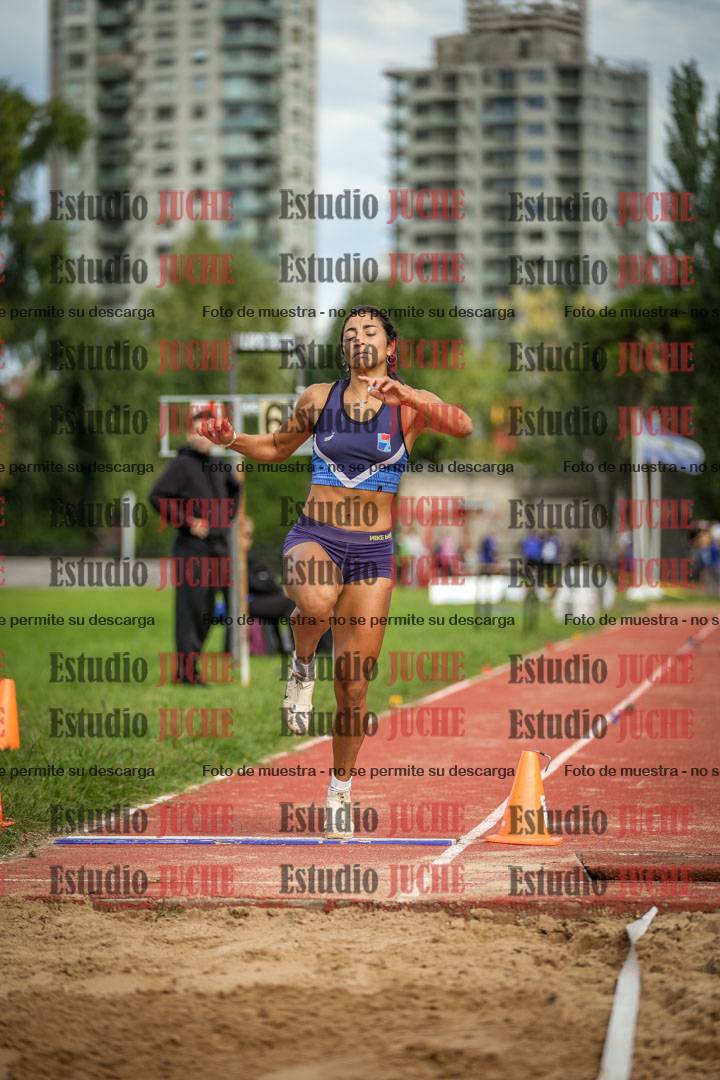 Fotos del salto en largo - mujeres mayores