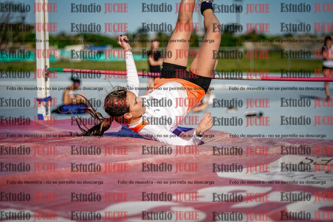 Fotos del salto en alto de mujeres y varones - U15