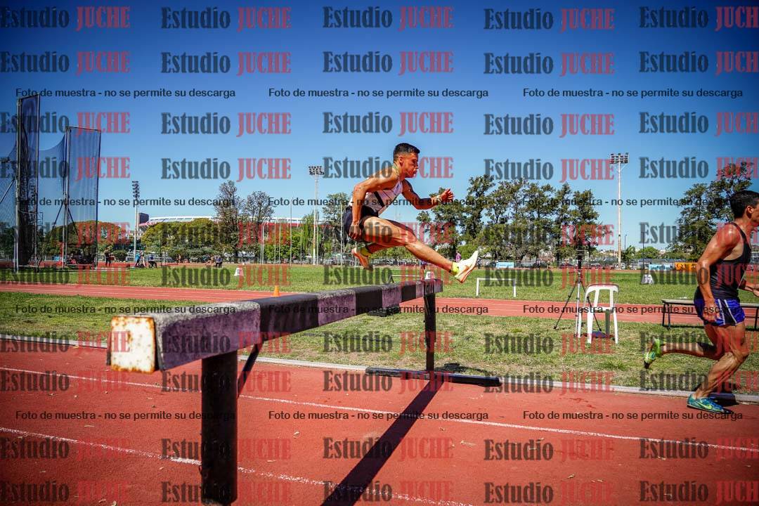 Fotos de los 3000 m con obstáculos de varones