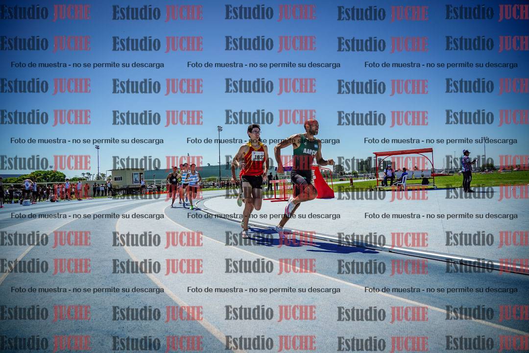 Fotos de los 800 m llanos de varones