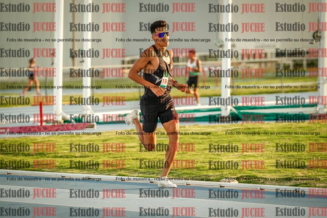 Fotos de los 3000 m llanos de varones