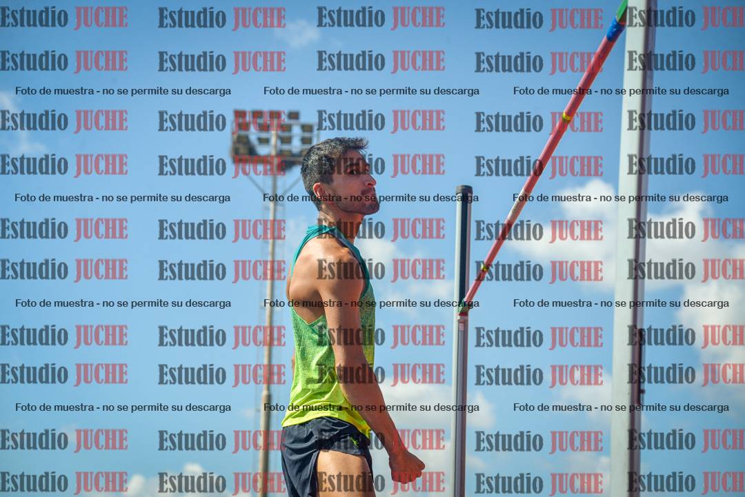 Fotos del salto en alto de varones