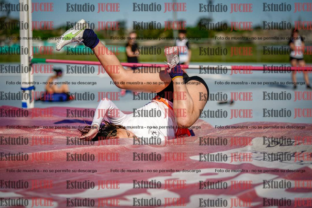 Fotos del salto en alto de mujeres y varones - U15