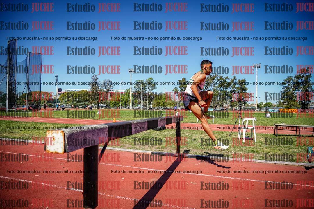 Fotos de los 3000 m con obstáculos de varones