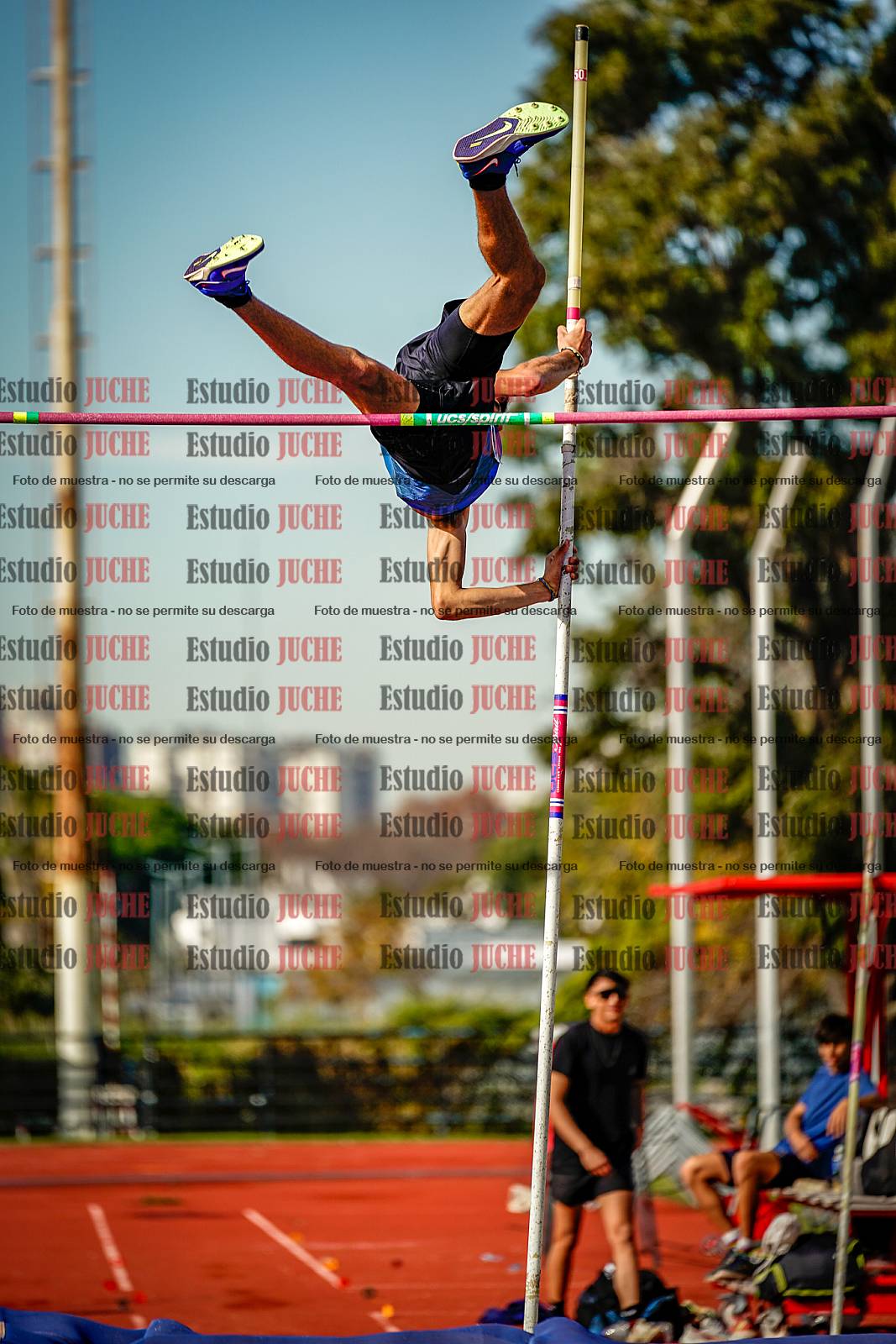Fotos del salto con garrocha de varones - decatlón 8