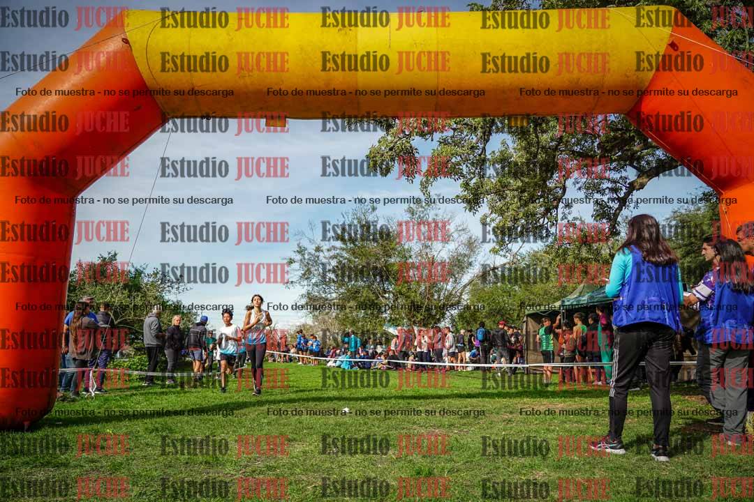 Fotos de la llegada del cross de 2000 m