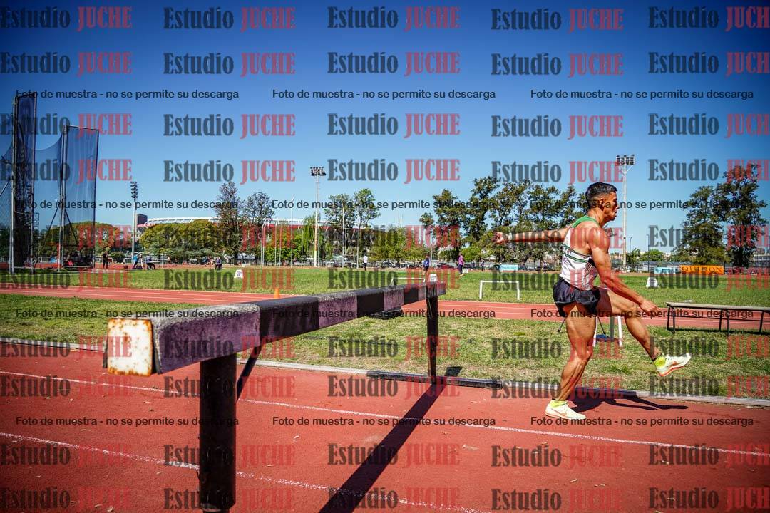 Fotos de los 3000 m con obstáculos de varones