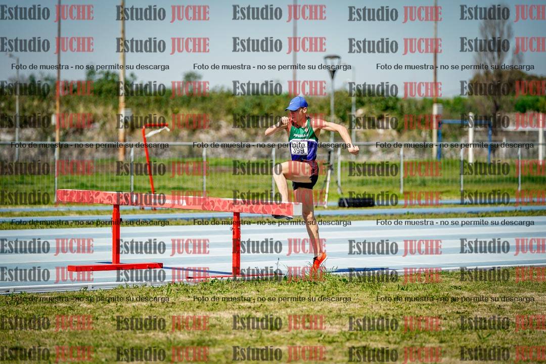 Fotos de los 2000 m con obstáculos de varones