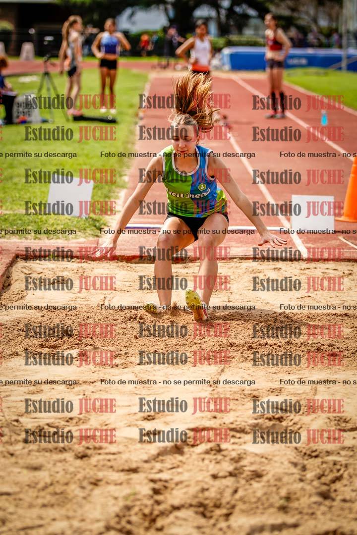 Fotos del salto en largo de mujeres