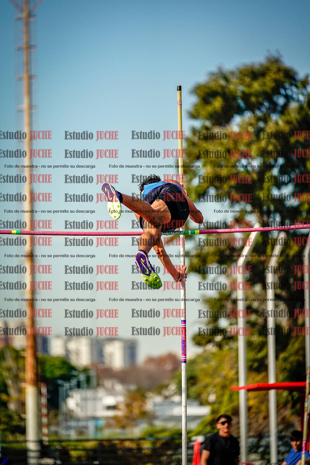 Fotos del salto con garrocha de varones - decatlón 8