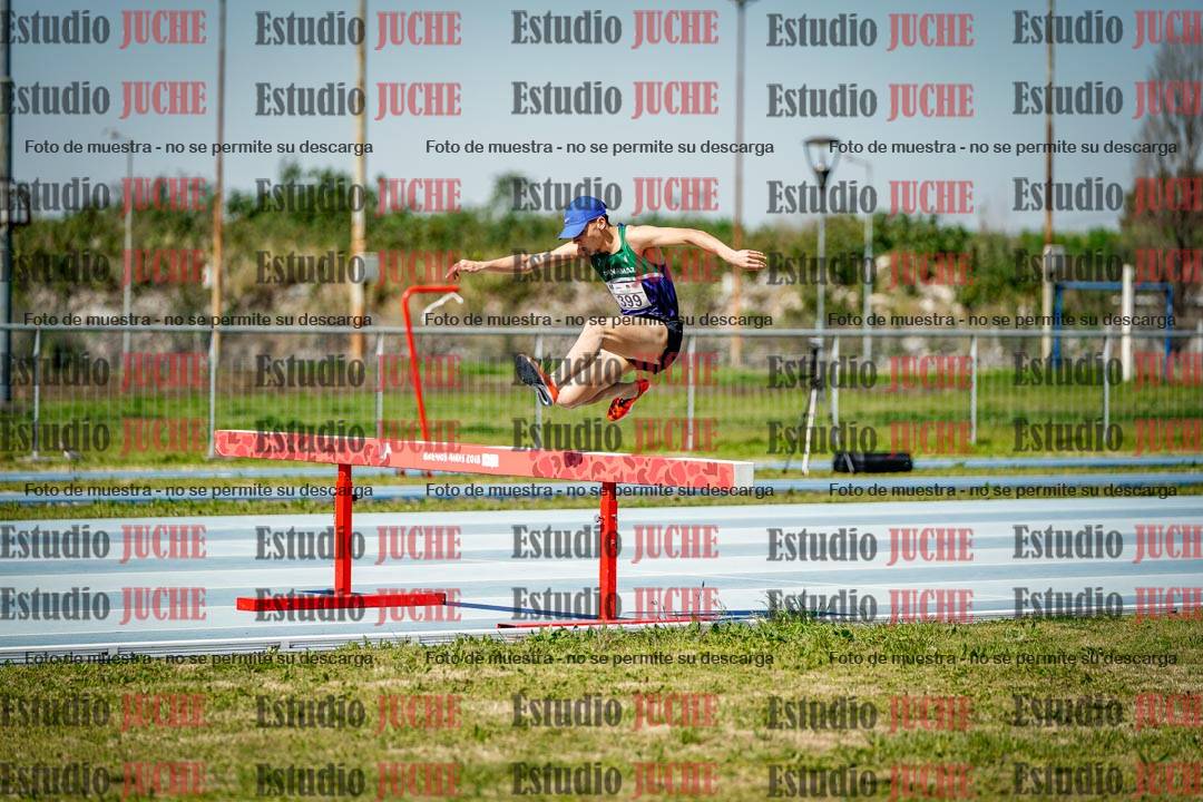 Fotos de los 2000 m con obstáculos de varones