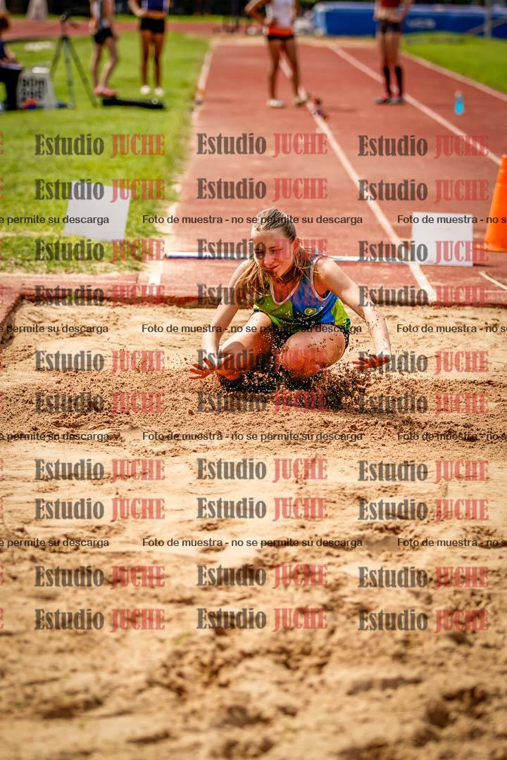 Fotos del salto en largo de mujeres