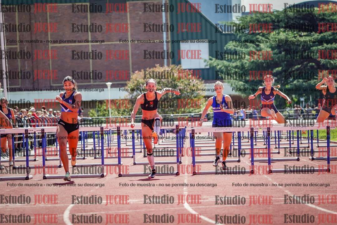 Fotos de los 100 m con vallas de mujeres