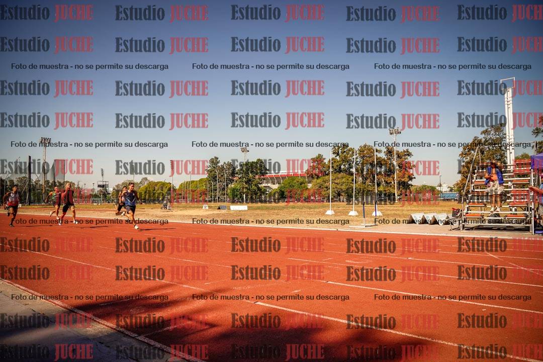 Fotos de los 200 m llanos de varones