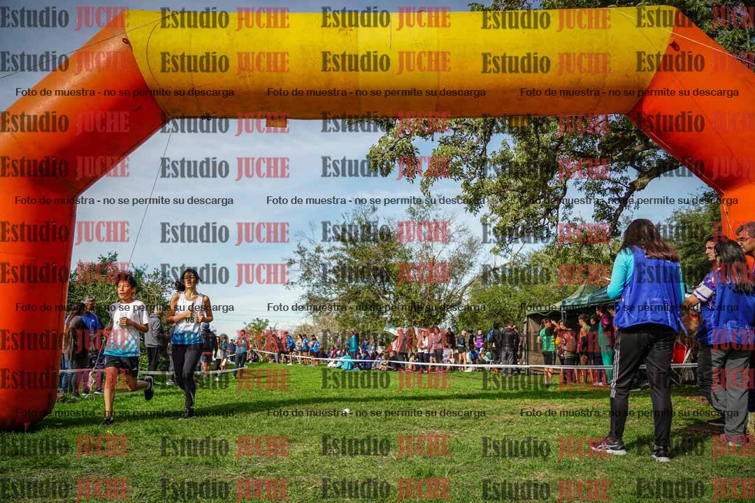 Fotos de la llegada del cross de 2000 m