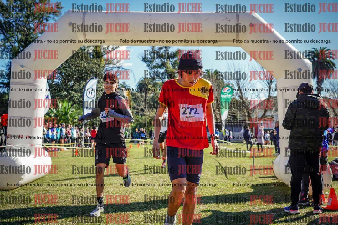 Fotos de la llegada del cross de 2000 m