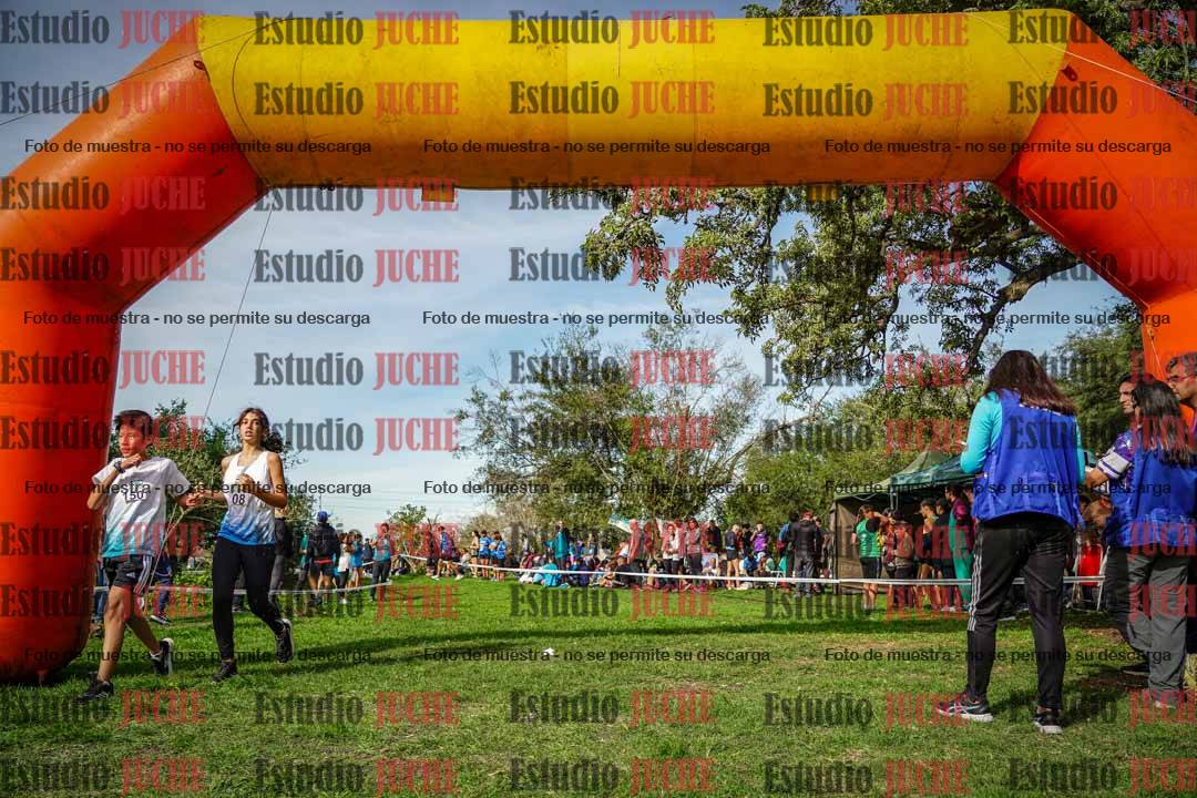 Fotos de la llegada del cross de 2000 m