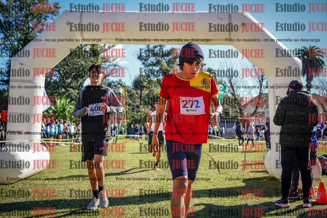 Fotos de la llegada del cross de 2000 m