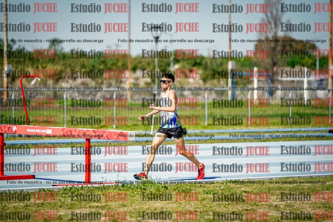 Fotos de los 2000 m con obstáculos de varones