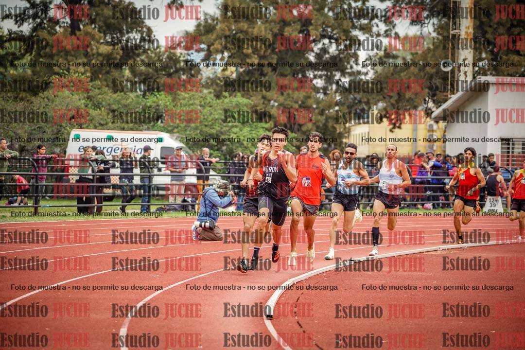 Fotos de los 800 m llanos de varones