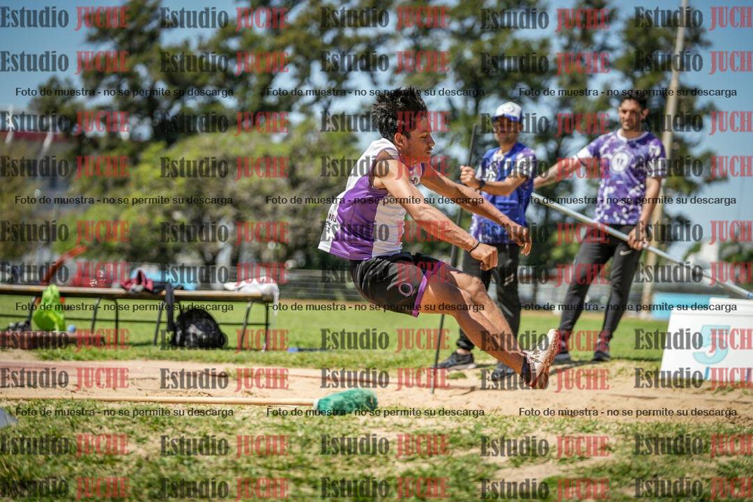Fotos del salto en largo de varones - (incluye octatlón)