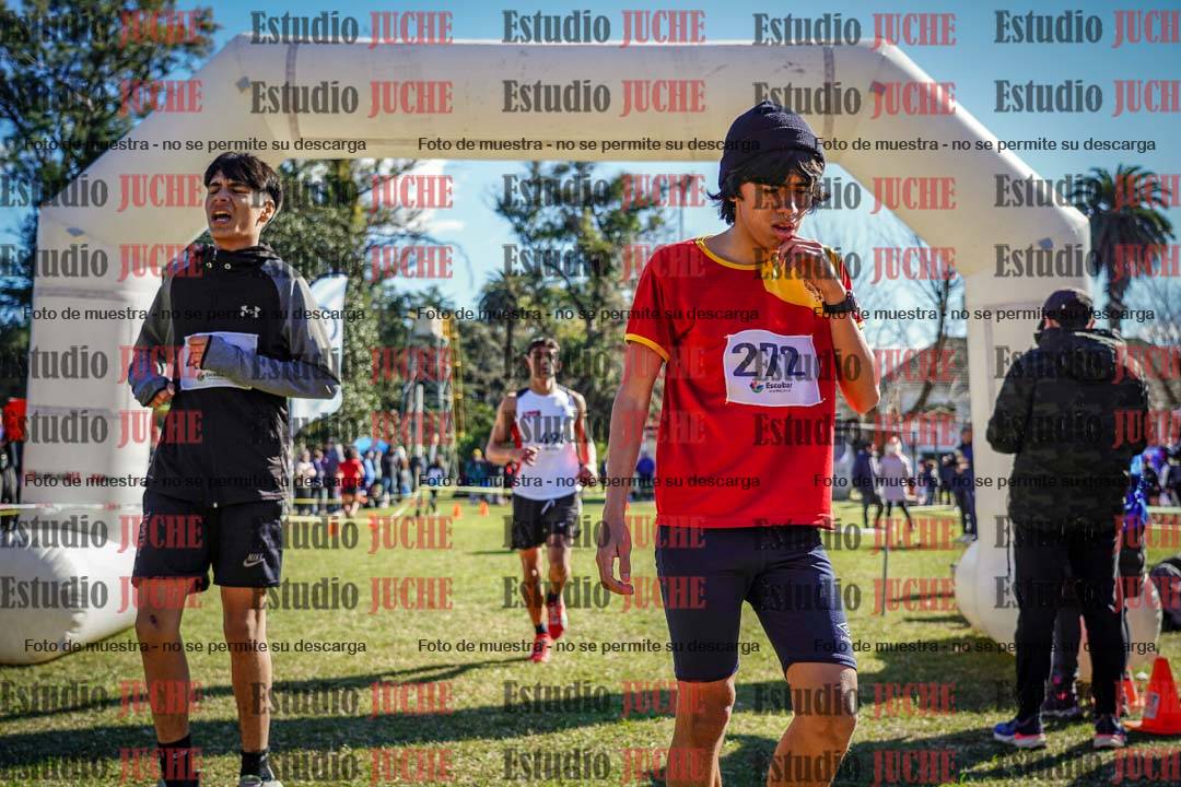 Fotos de la llegada del cross de 2000 m
