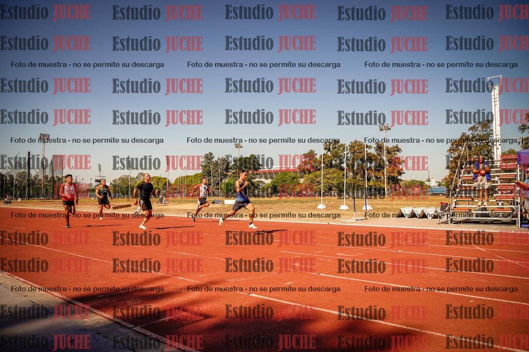 Fotos de los 200 m llanos de varones
