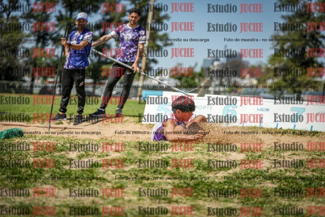 Fotos del salto en largo de varones - (incluye octatlón)
