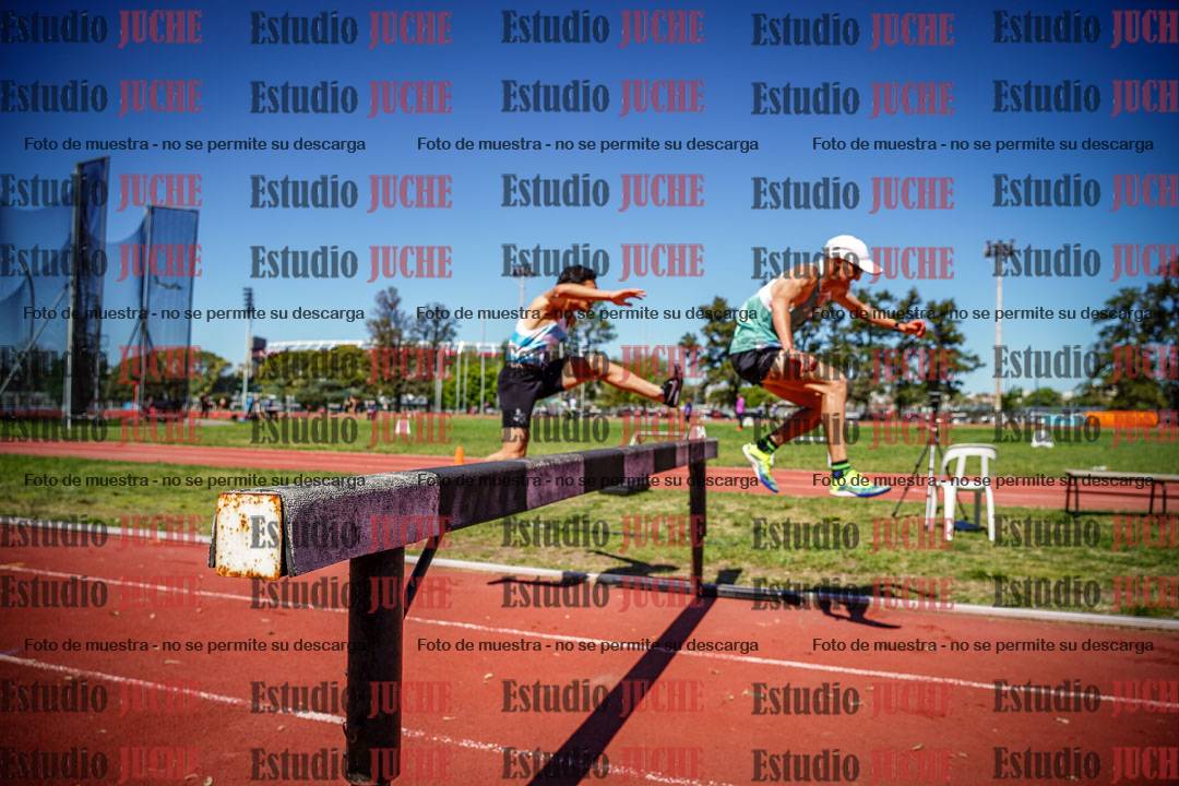 Fotos de los 3000 m con obstáculos de varones